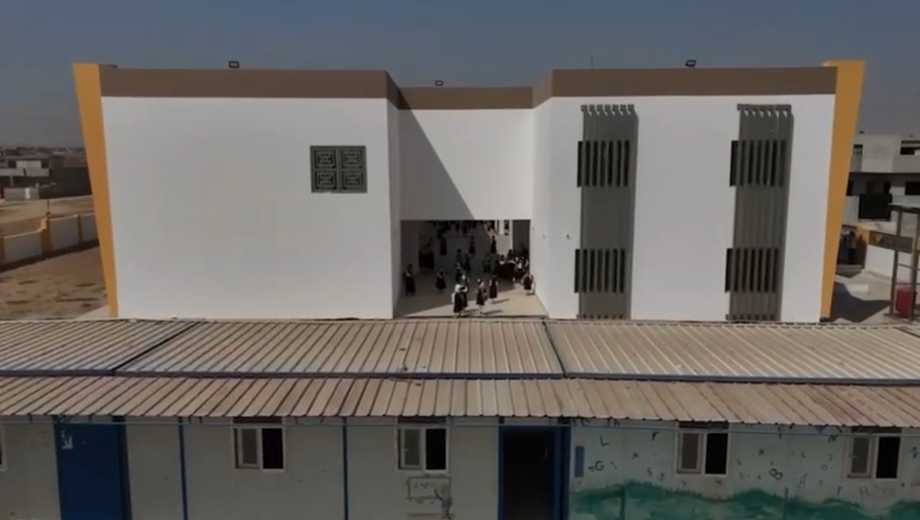 من الكرفانية إلى النموذجية.. إشغال أول مدرسة نموذجية في العراق/ مدينة الموصل