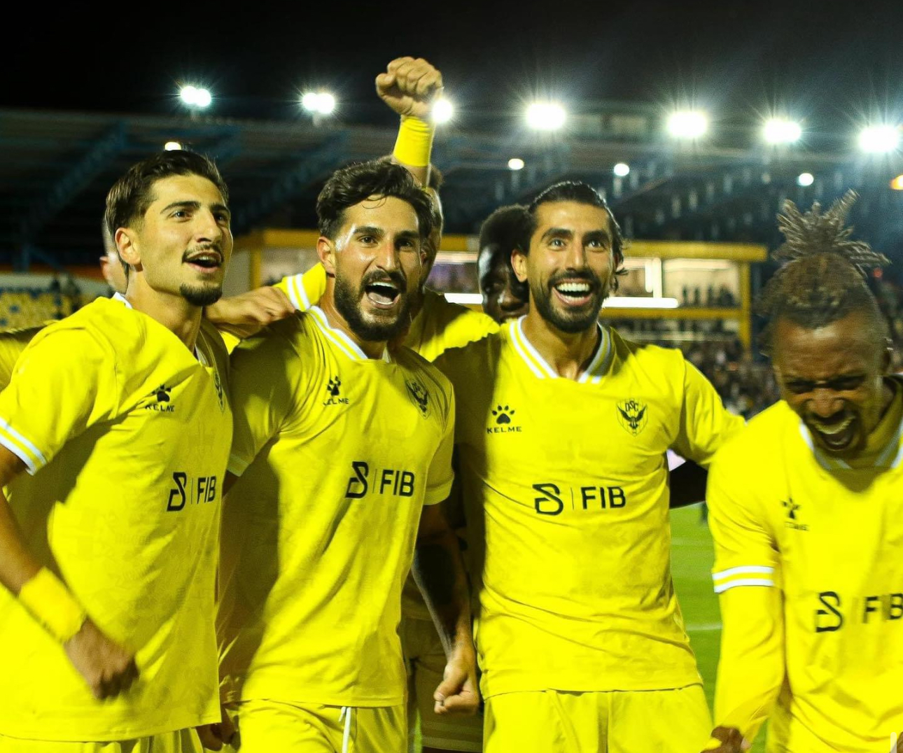 دهوك يحقق الفوز على اهلي صنعاء اليمني بهدفين نظيفين في افتتاح مبارياته في بطولة دوري أبطال الخليج.