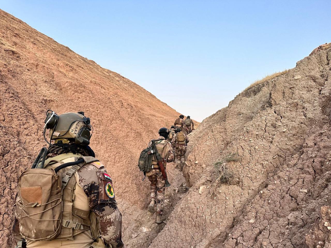 بالصور .. تدمير 6 مضافات و 4 انفاق لداعش في صلاح الدين