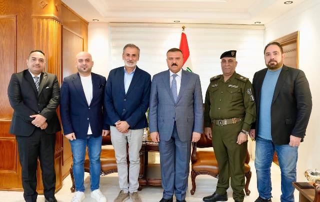 وزير الداخلية يلتقي والد لاعب المنتخب الوطني بيتر كوركيس ويوعز بمنحه البطاقة الوطنية وجواز السفر