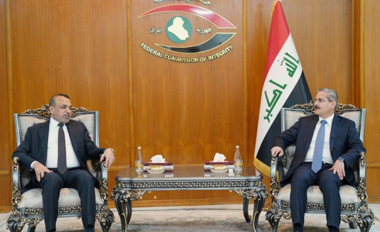 وزير العمل يؤكد على ضرورة التعاون مع هيئة النزاهة تطبيقاً للبرنامج الحكومي