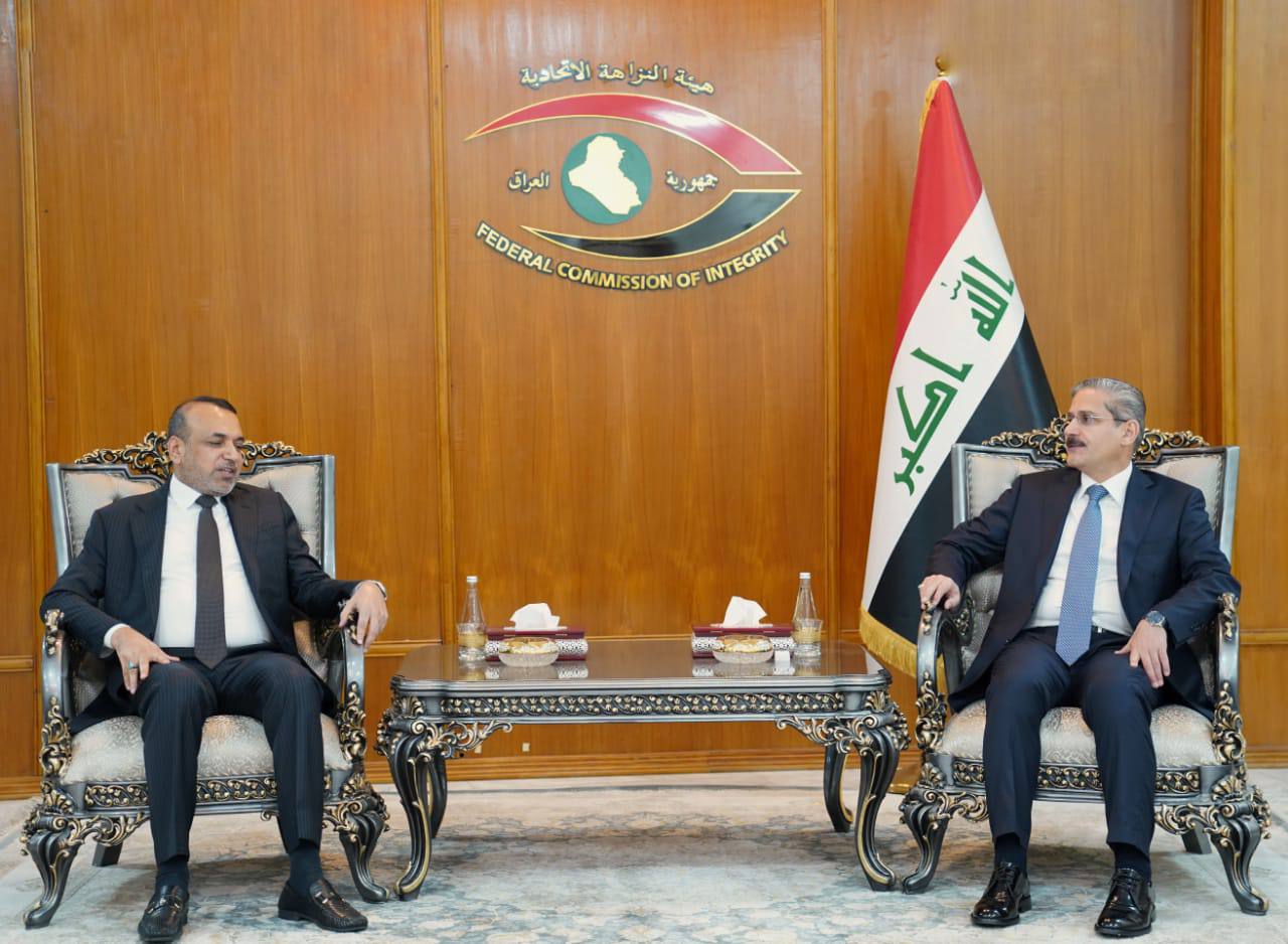 وزير العمل يؤكد على ضرورة التعاون مع هيئة النزاهة تطبيقاً للبرنامج الحكومي