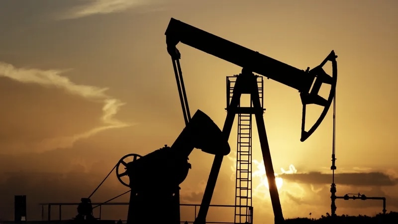 النفط العراقي يحقق مكاسب أسبوعية ويختتم التعاملات على ارتفاع
