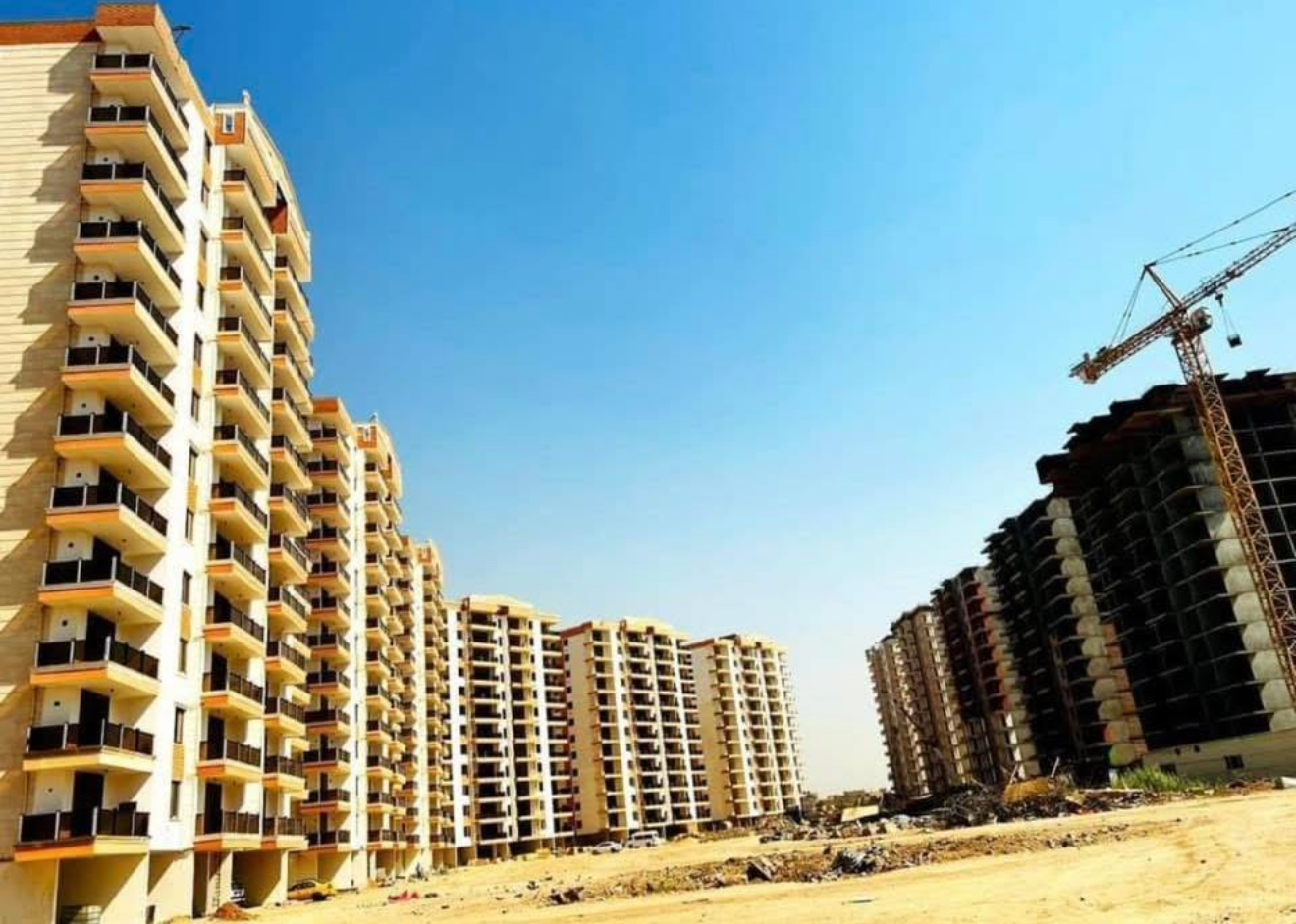 سقوط عامل بناء مصري الجنسية من أعلى بناية مجمع المنصور ستي ببغداد مما ادى إلى وفاته