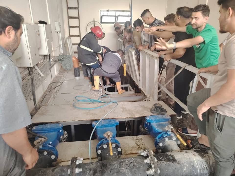 انقاذ 3 عمال وانتشال جثة آخر بعد استنشاقهم غاز الميثان السام