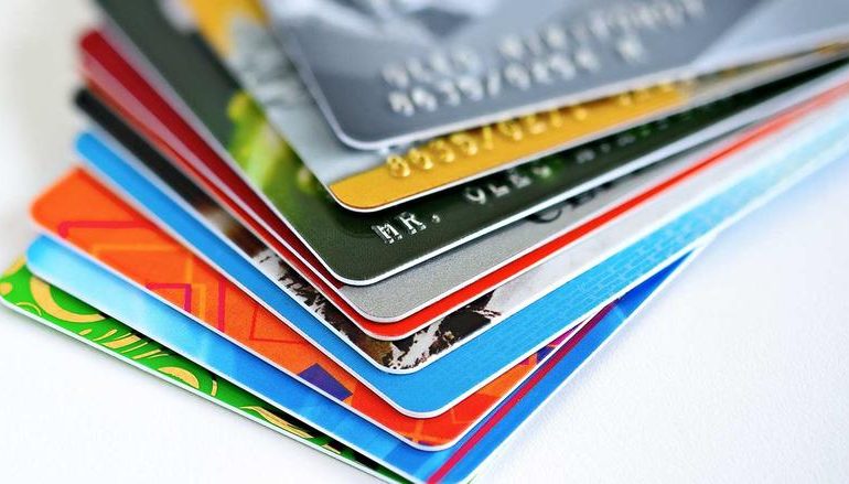 العراق يقفز إلى المركز الثالث عربياً في إصدار البطاقات البنكية ويتفوق على الأردن والمغرب