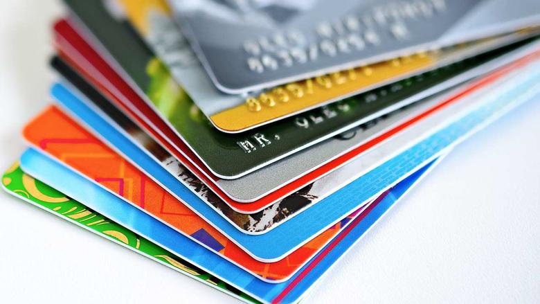 العراق يقفز إلى المركز الثالث عربياً في إصدار البطاقات البنكية ويتفوق على الأردن والمغرب